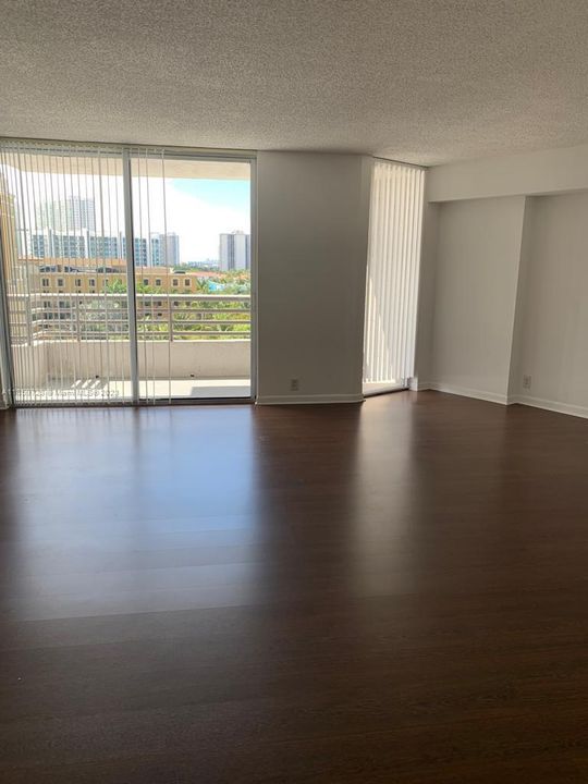 Recently Rented: $2,450 (1 beds, 2 baths, 1104 Square Feet)