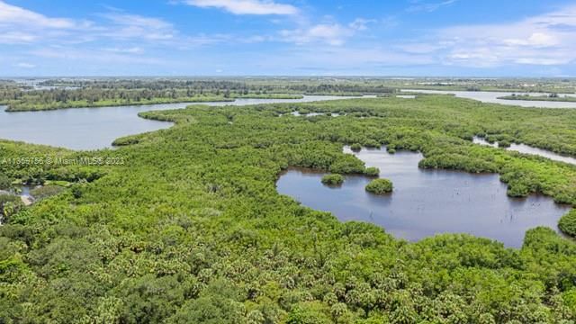 Recientemente alquilado: $3,300 (3 camas, 3 baños, 2400 Pies cuadrados)