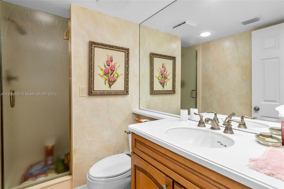 最近售出: $775,500 (3 贝兹, 3 浴室, 2274 平方英尺)