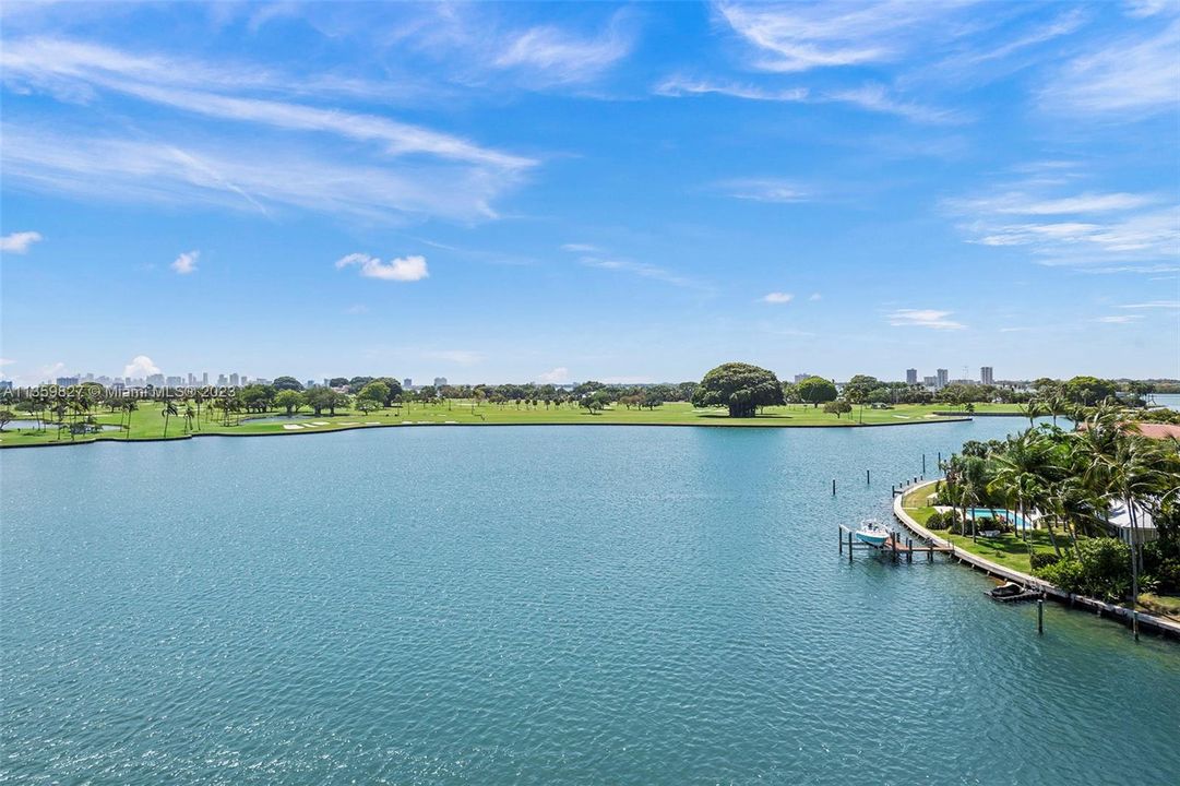 Recently Sold: $1,450,000 (2 beds, 2 baths, 2400 Square Feet)