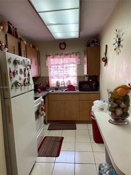 Recently Sold: $185,000 (1 beds, 1 baths, 700 Square Feet)