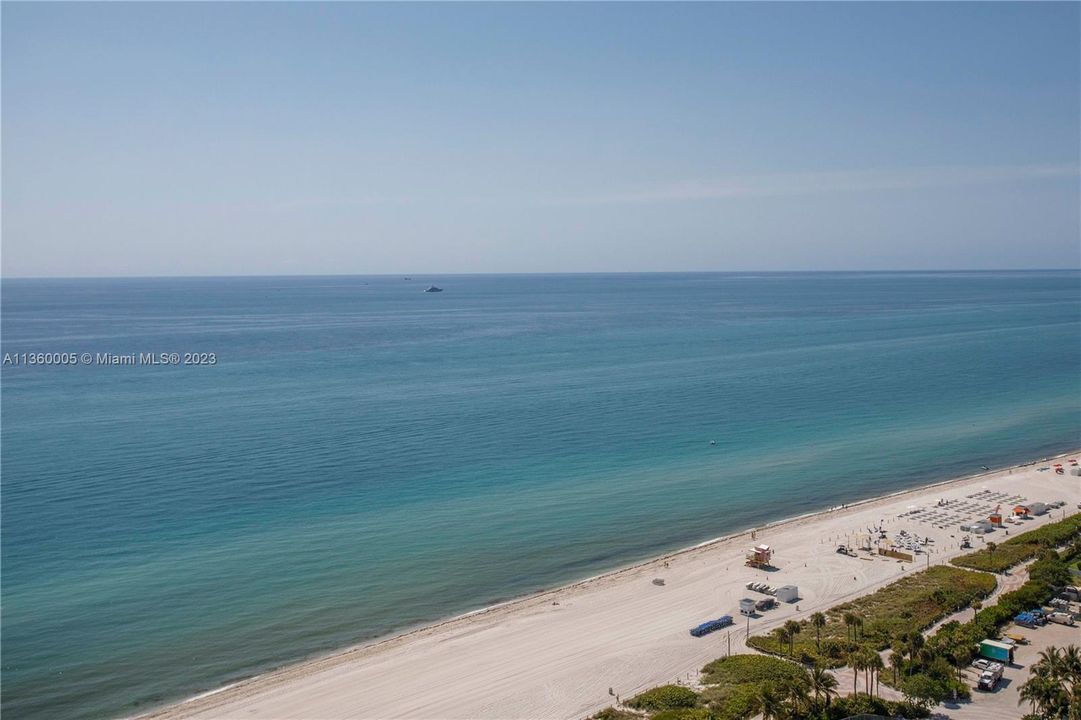 Recently Rented: $7,150 (2 beds, 2 baths, 1380 Square Feet)