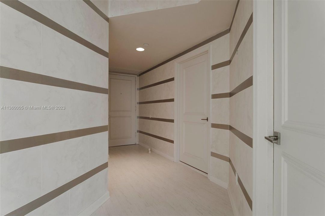 Recently Rented: $7,150 (2 beds, 2 baths, 1380 Square Feet)