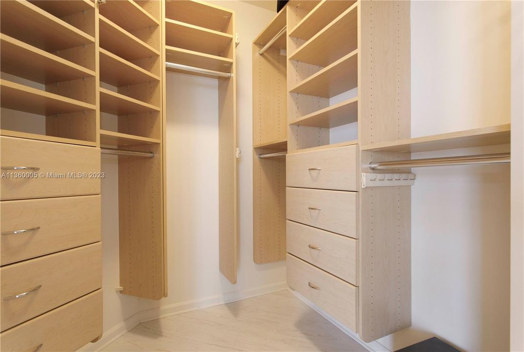 Recently Rented: $7,150 (2 beds, 2 baths, 1380 Square Feet)