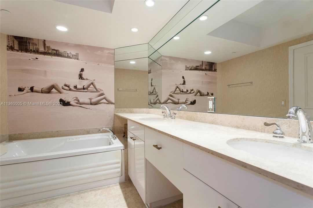 Recently Rented: $7,150 (2 beds, 2 baths, 1380 Square Feet)