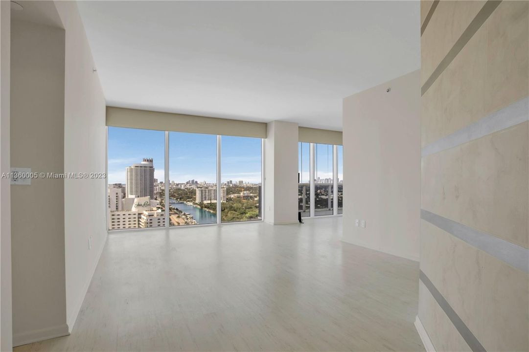 Recently Rented: $7,150 (2 beds, 2 baths, 1380 Square Feet)