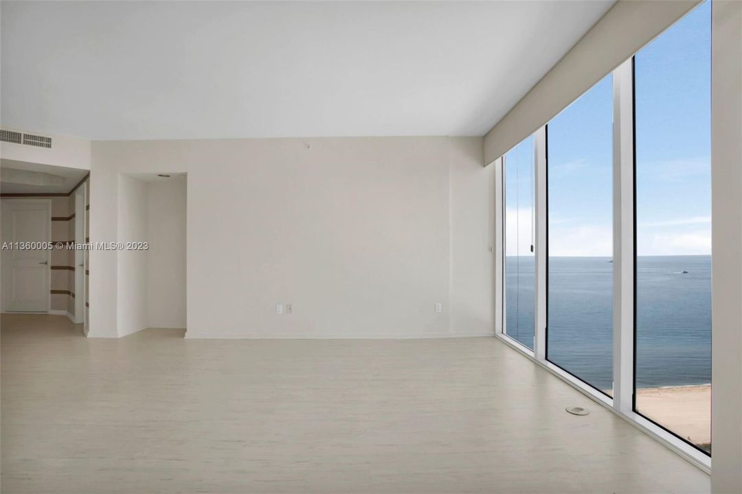 Recently Rented: $7,150 (2 beds, 2 baths, 1380 Square Feet)