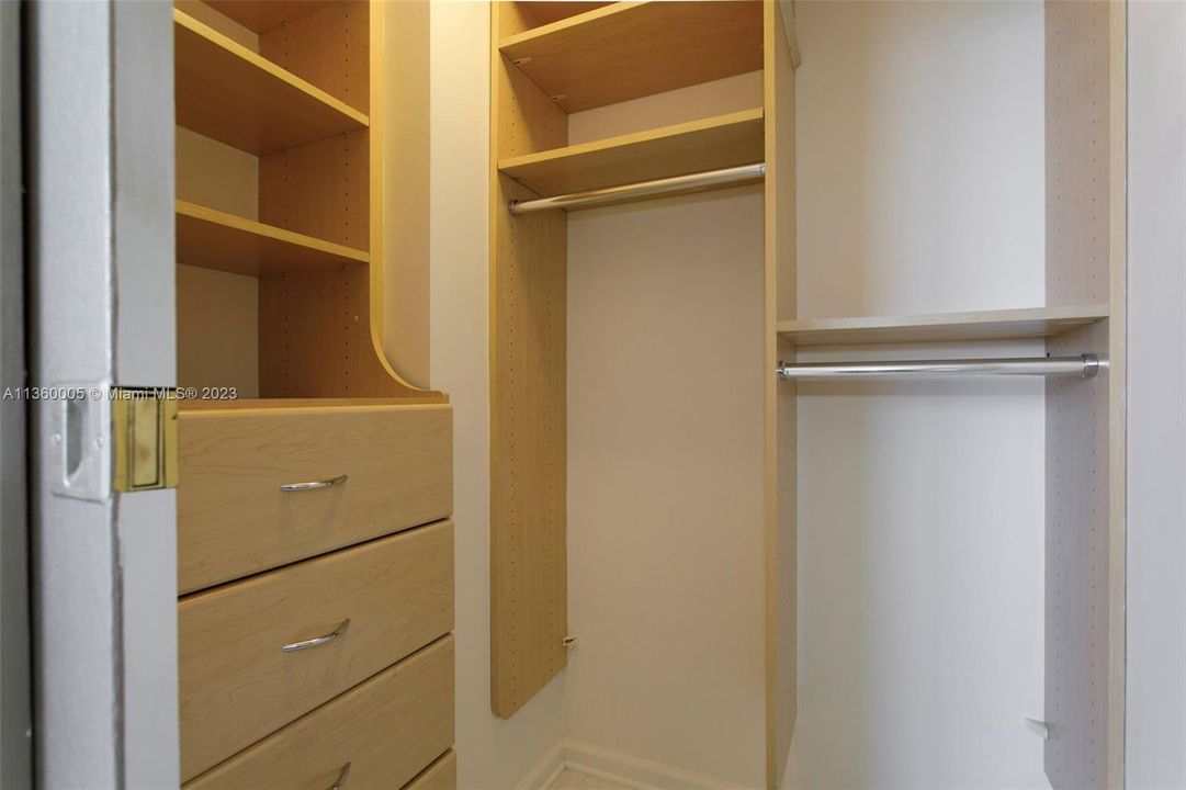 Recently Rented: $7,150 (2 beds, 2 baths, 1380 Square Feet)