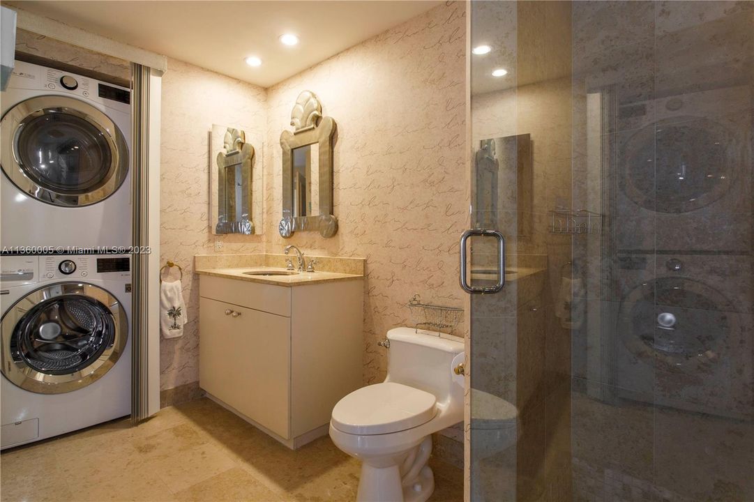 Recently Rented: $7,150 (2 beds, 2 baths, 1380 Square Feet)