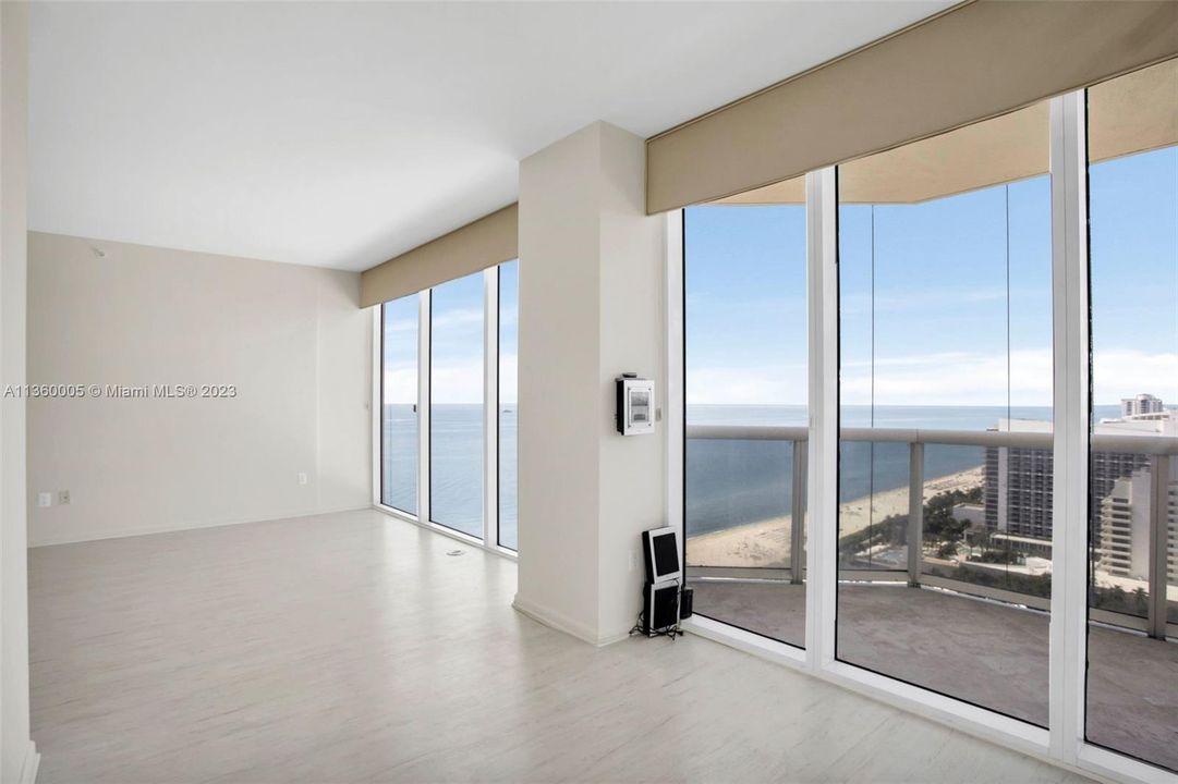 Recently Rented: $7,150 (2 beds, 2 baths, 1380 Square Feet)