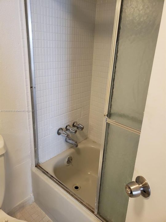 最近租的: $2,000 (1 贝兹, 1 浴室, 616 平方英尺)
