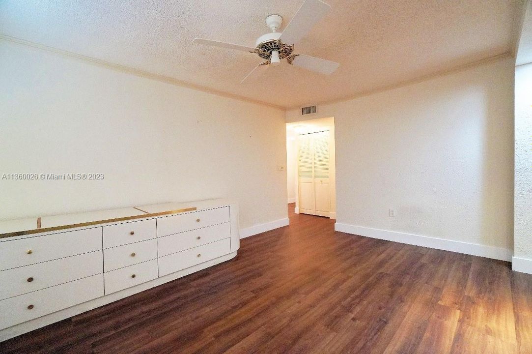 Recently Rented: $2,250 (2 beds, 2 baths, 1073 Square Feet)
