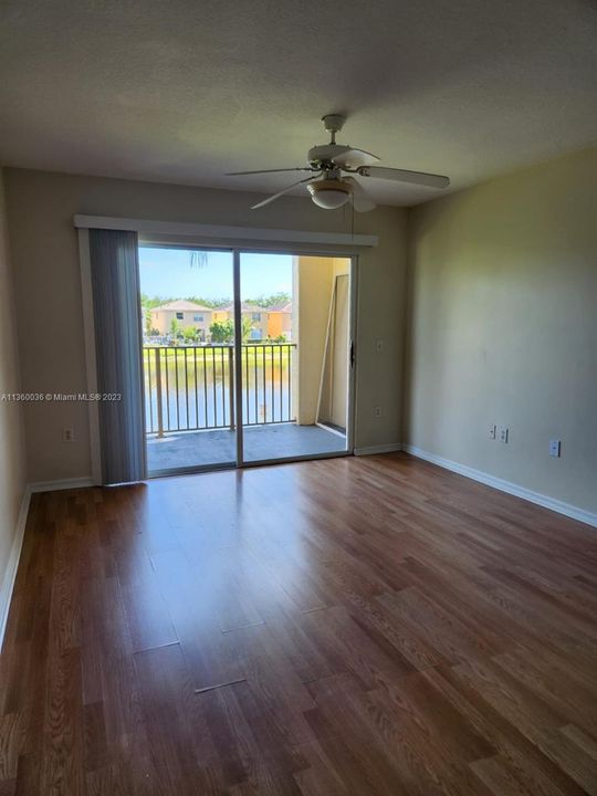 Recently Rented: $2,250 (3 beds, 2 baths, 1300 Square Feet)