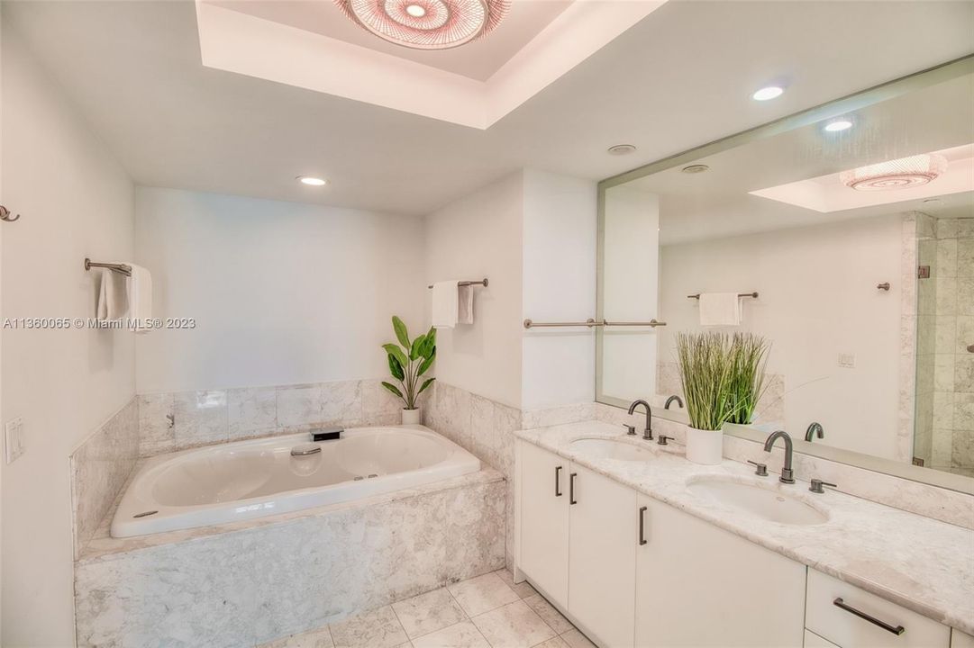 Recently Sold: $1,950,000 (2 beds, 2 baths, 1878 Square Feet)