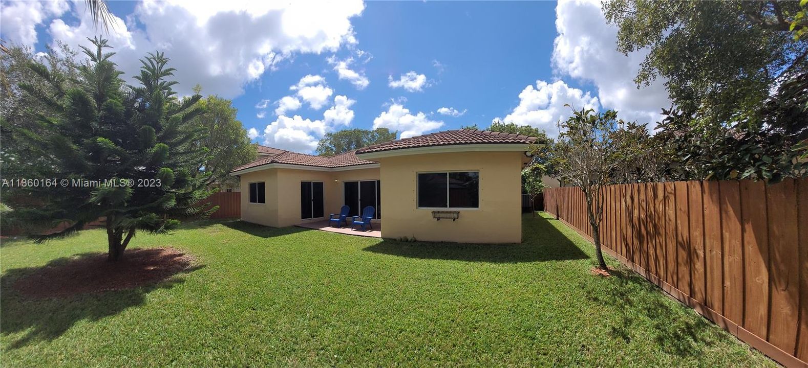 Recently Sold: $549,000 (3 beds, 2 baths, 1454 Square Feet)