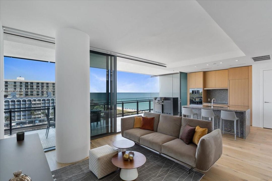 For Sale: $1,895,000 (1 beds, 1 baths, 1018 Square Feet)