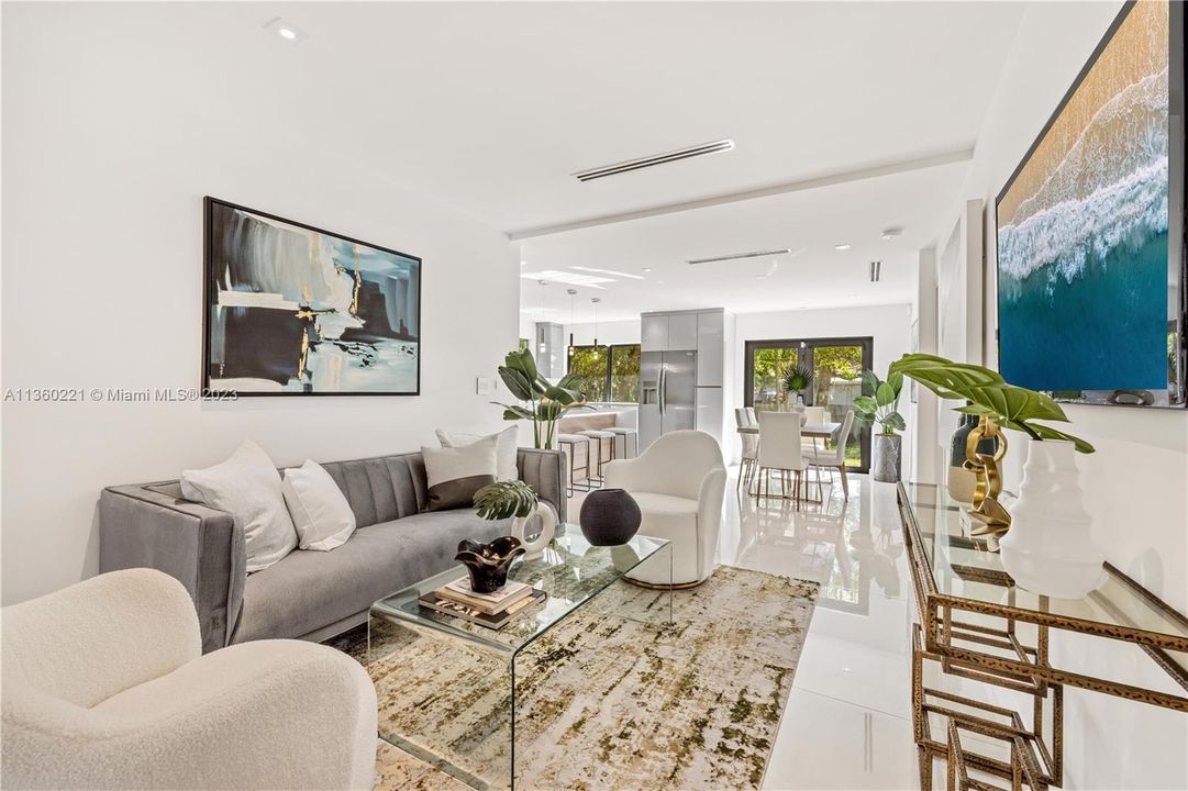 Recently Sold: $1,099,000 (3 beds, 3 baths, 1496 Square Feet)