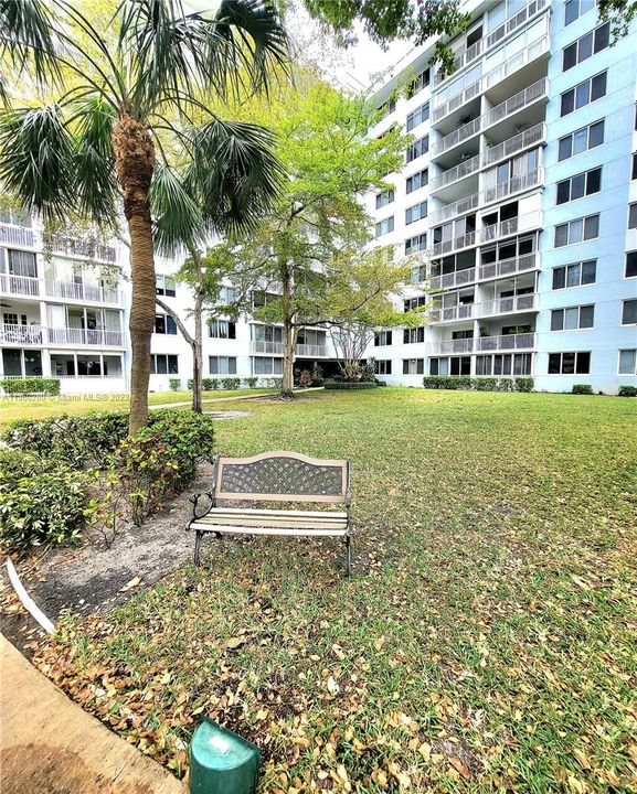 Recently Sold: $130,000 (1 beds, 1 baths, 844 Square Feet)