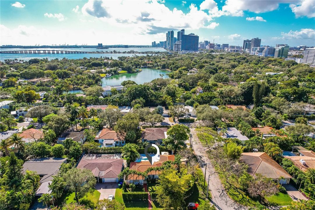 Recently Sold: $1,850,000 (3 beds, 2 baths, 1792 Square Feet)