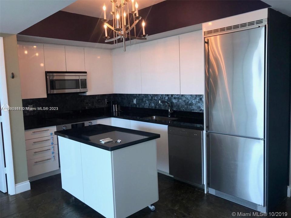 Recently Rented: $4,100 (2 beds, 2 baths, 1121 Square Feet)