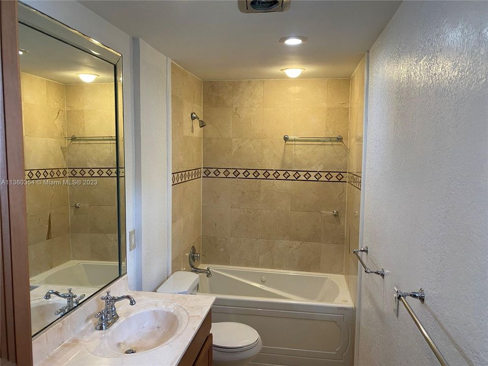 最近租的: $1,650 (1 贝兹, 1 浴室, 727 平方英尺)