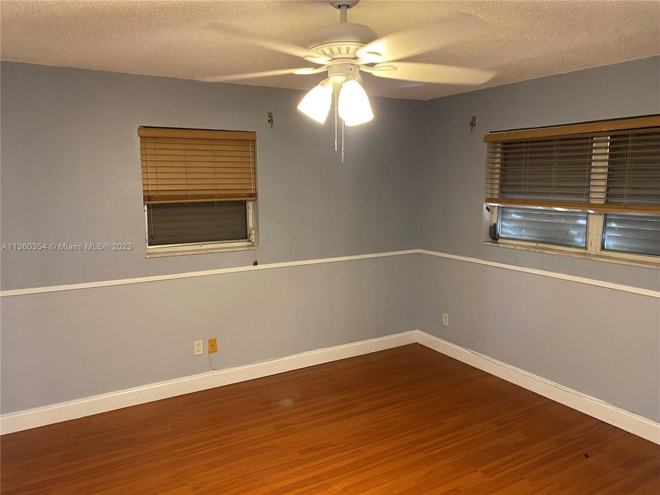 Recently Rented: $1,650 (1 beds, 1 baths, 727 Square Feet)