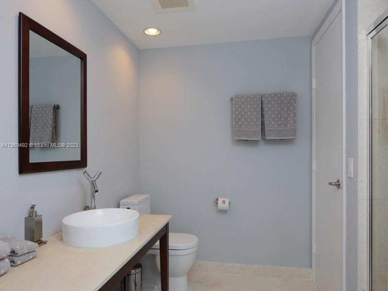 Недавно арендовано: $5,750 (2 спален, 2 ванн, 1320 Квадратных фут)