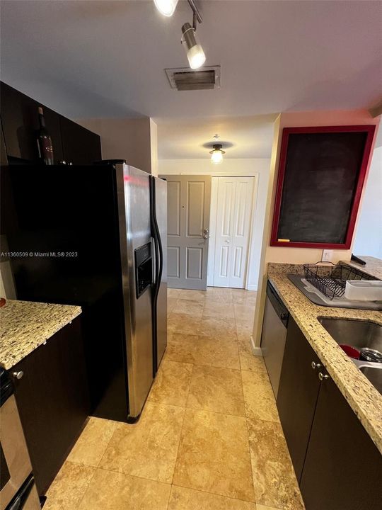 Recently Rented: $2,250 (1 beds, 1 baths, 795 Square Feet)