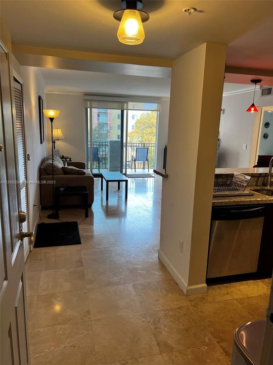 Recently Rented: $2,250 (1 beds, 1 baths, 795 Square Feet)