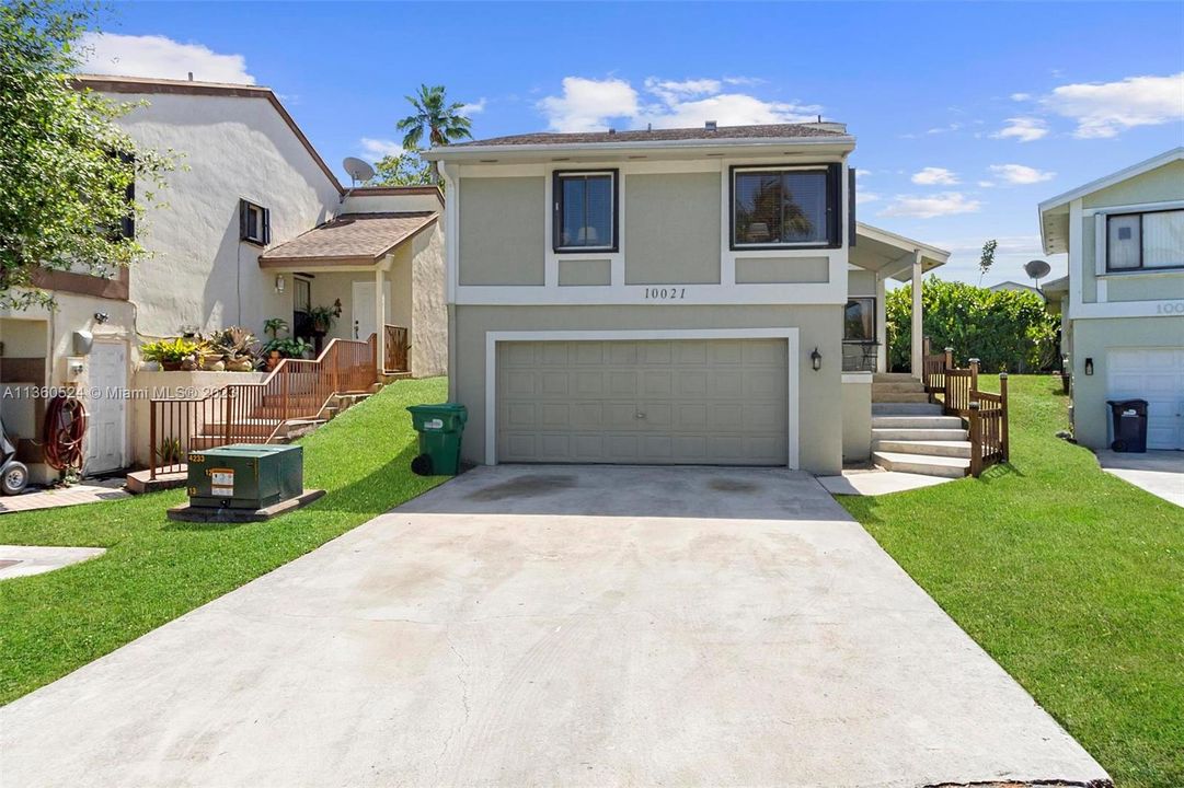Recently Sold: $465,000 (3 beds, 2 baths, 1650 Square Feet)