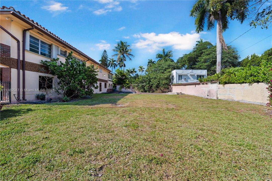 Recently Sold: $3,000,000 (4 beds, 4 baths, 5412 Square Feet)