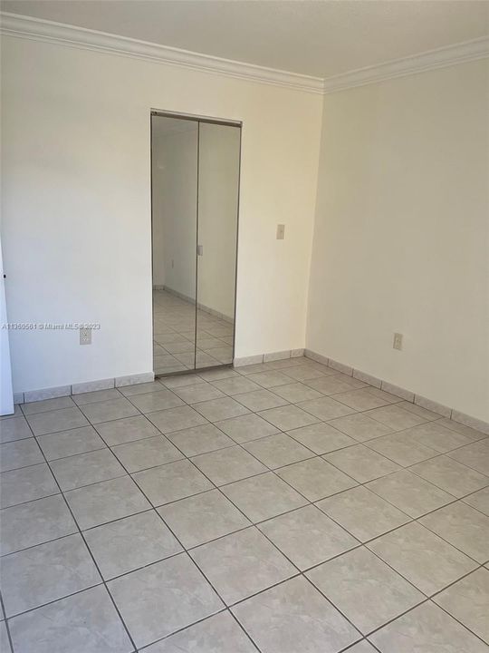 Recently Sold: $220,000 (1 beds, 1 baths, 614 Square Feet)