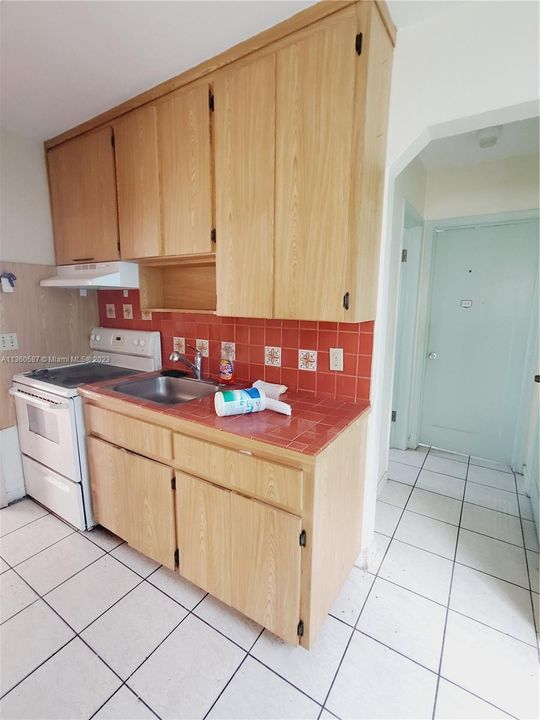 Recently Sold: $325,000 (1 beds, 1 baths, 608 Square Feet)