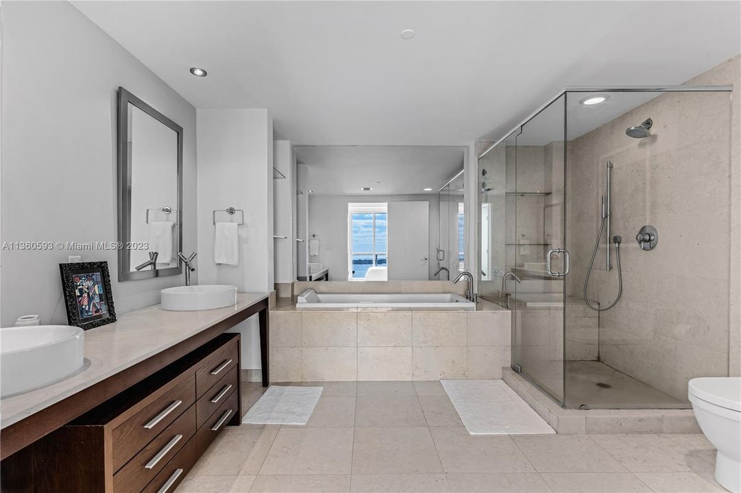 最近租的: $5,200 (2 贝兹, 2 浴室, 1290 平方英尺)