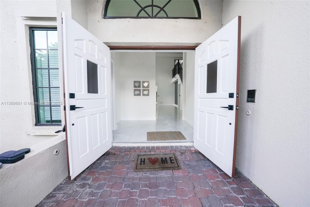 Recently Sold: $1,450,000 (4 beds, 2 baths, 2962 Square Feet)