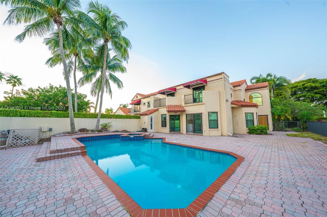 Recently Sold: $1,450,000 (4 beds, 2 baths, 2962 Square Feet)