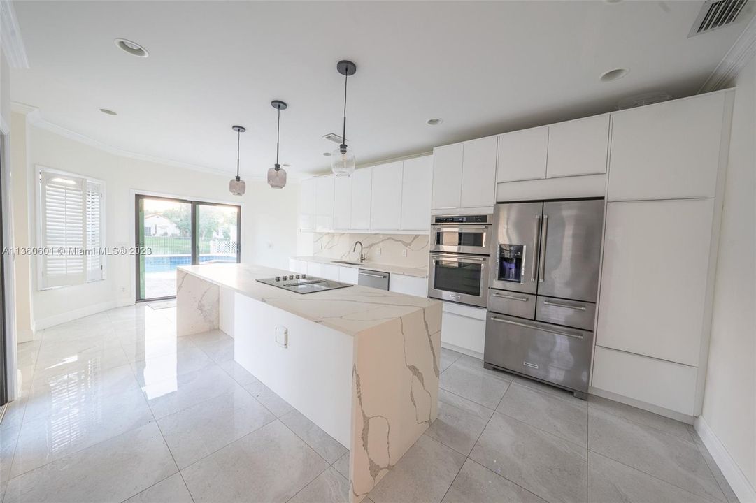 Recently Sold: $1,450,000 (4 beds, 2 baths, 2962 Square Feet)