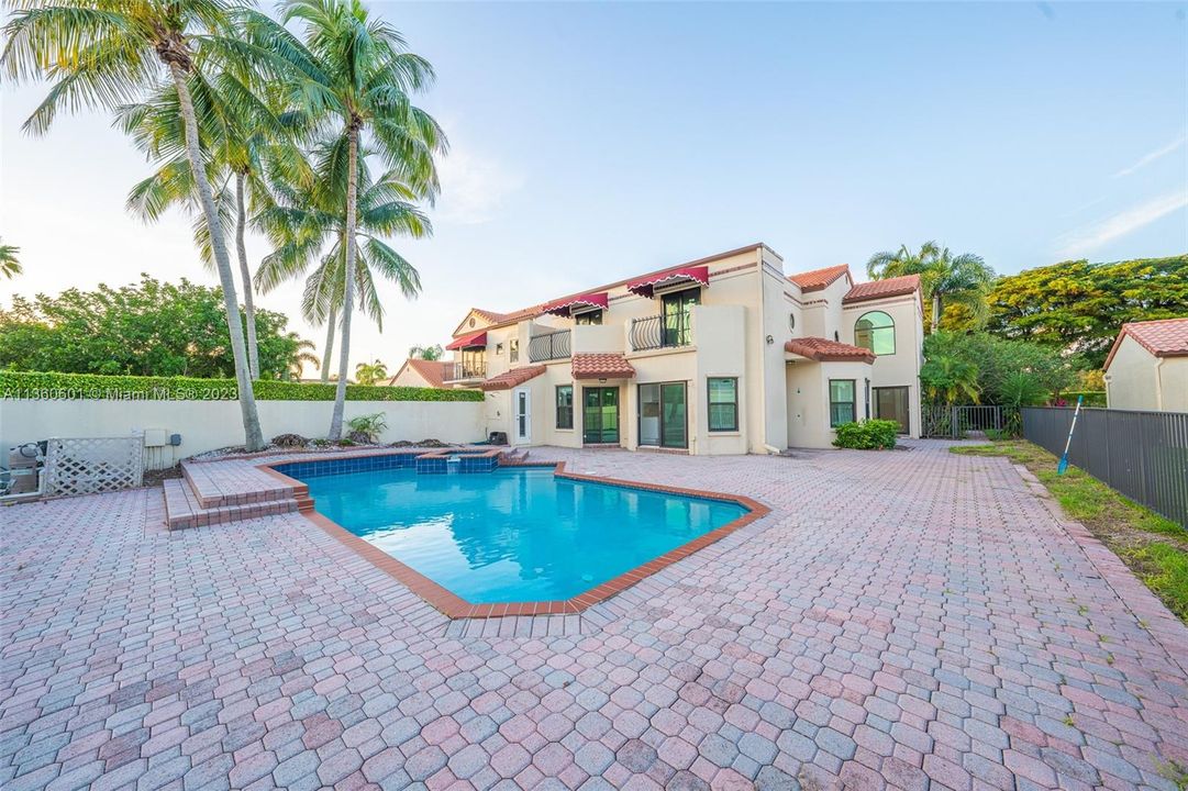 Recently Sold: $1,450,000 (4 beds, 2 baths, 2962 Square Feet)