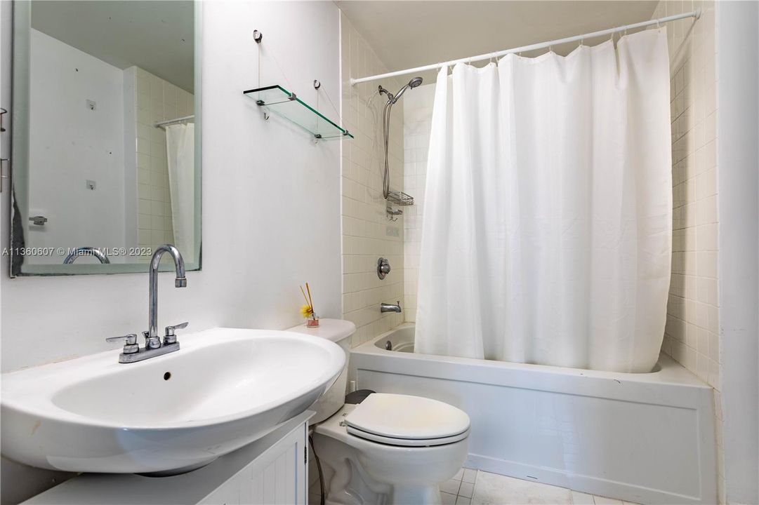 最近租的: $2,700 (2 贝兹, 2 浴室, 972 平方英尺)