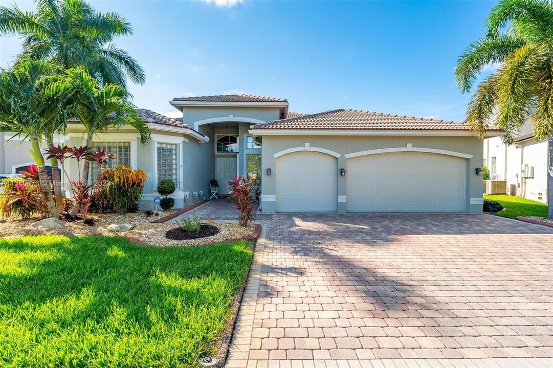 Recently Sold: $1,069,000 (5 beds, 3 baths, 2917 Square Feet)