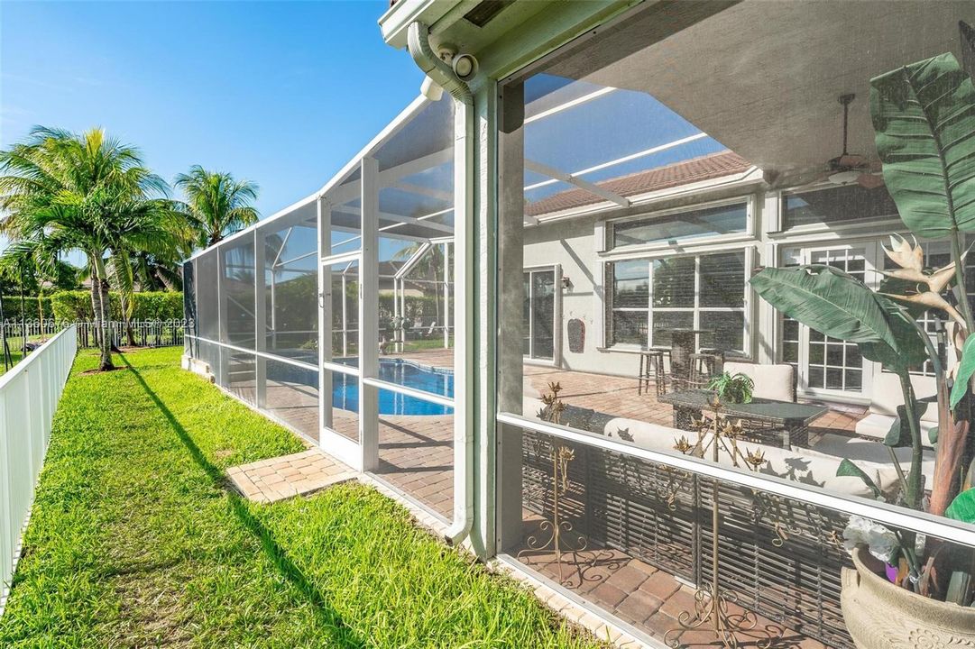 Vendido Recientemente: $1,069,000 (5 camas, 3 baños, 2917 Pies cuadrados)