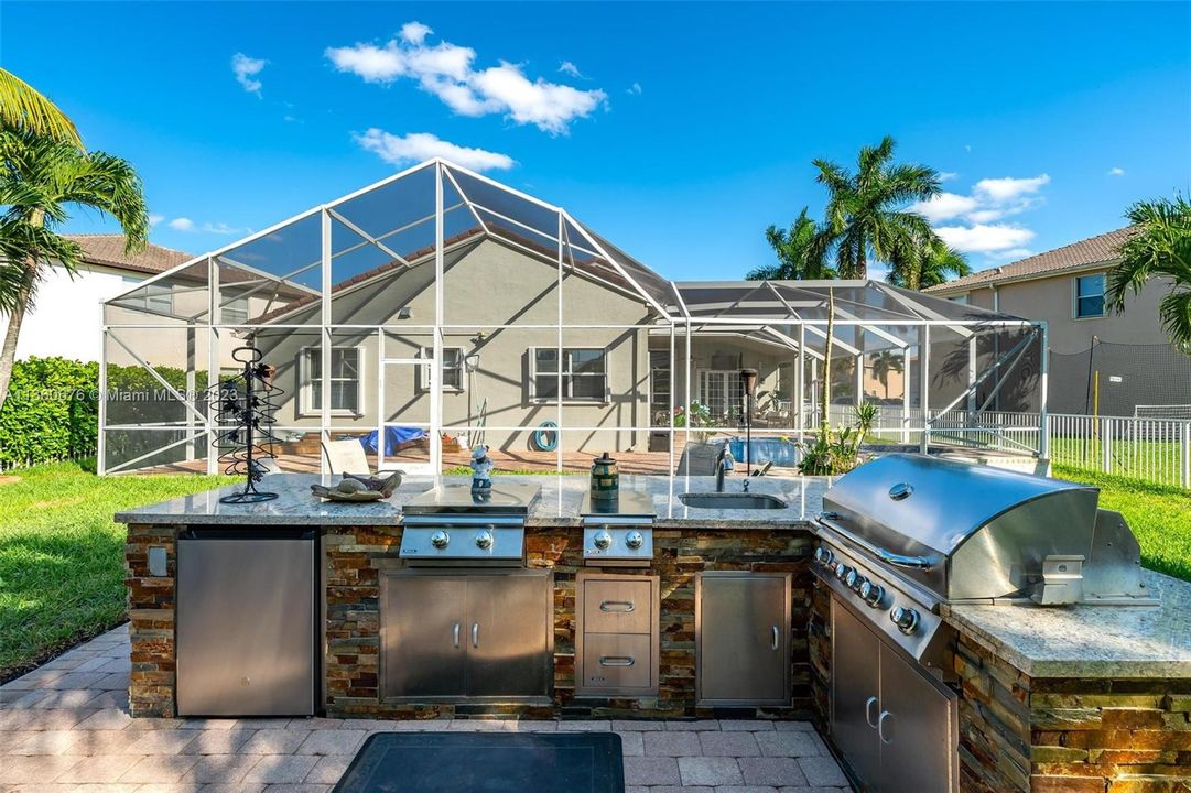 Outdoor Kitchen