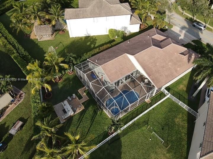 Vendido Recientemente: $1,069,000 (5 camas, 3 baños, 2917 Pies cuadrados)