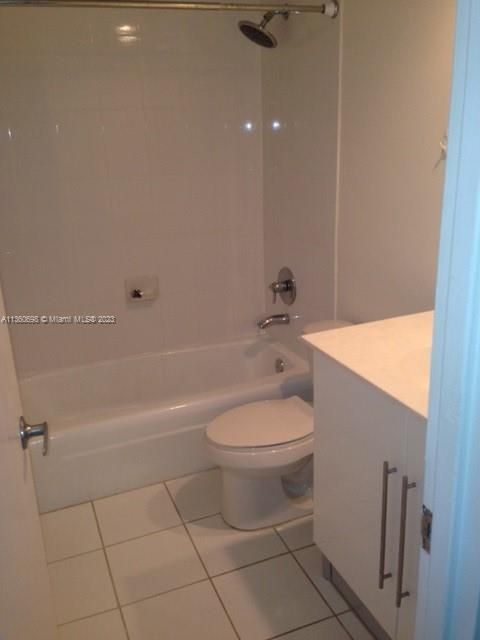 For Rent: $2,950 (2 beds, 1 baths, 1251 Square Feet)