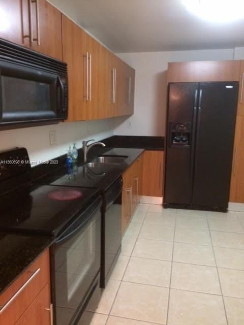 For Rent: $2,950 (2 beds, 1 baths, 1251 Square Feet)
