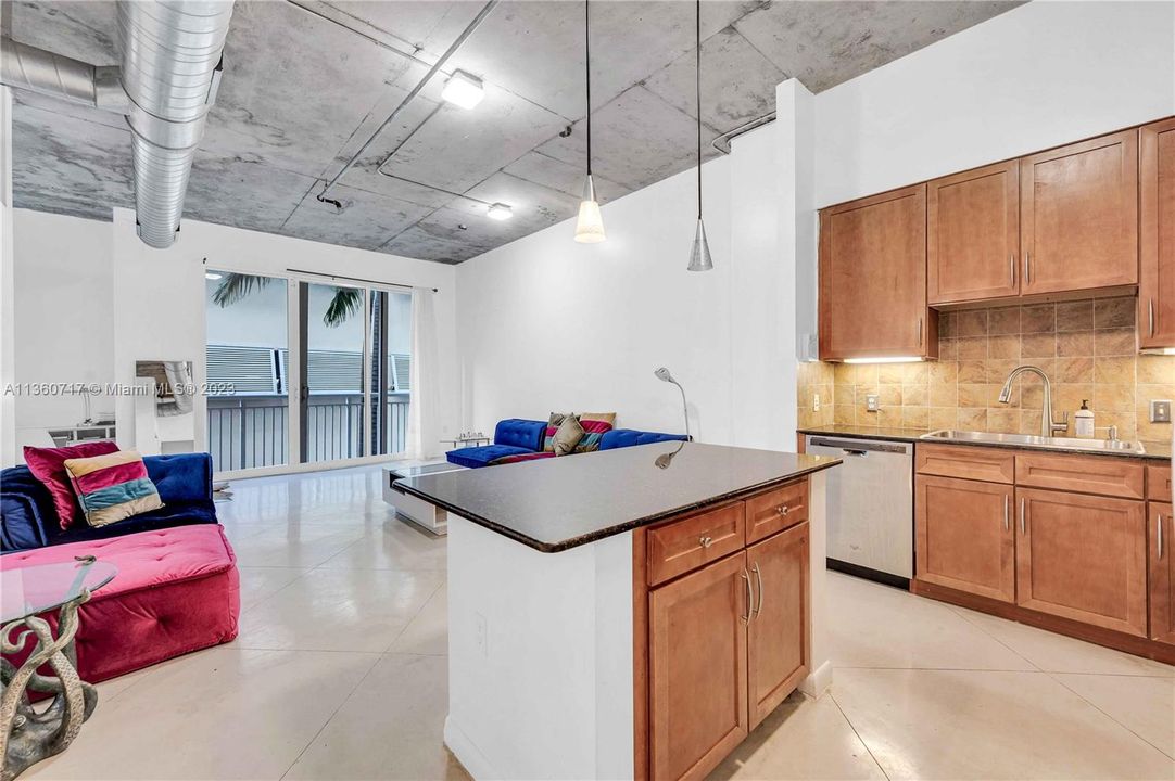 Recently Sold: $375,000 (1 beds, 1 baths, 797 Square Feet)