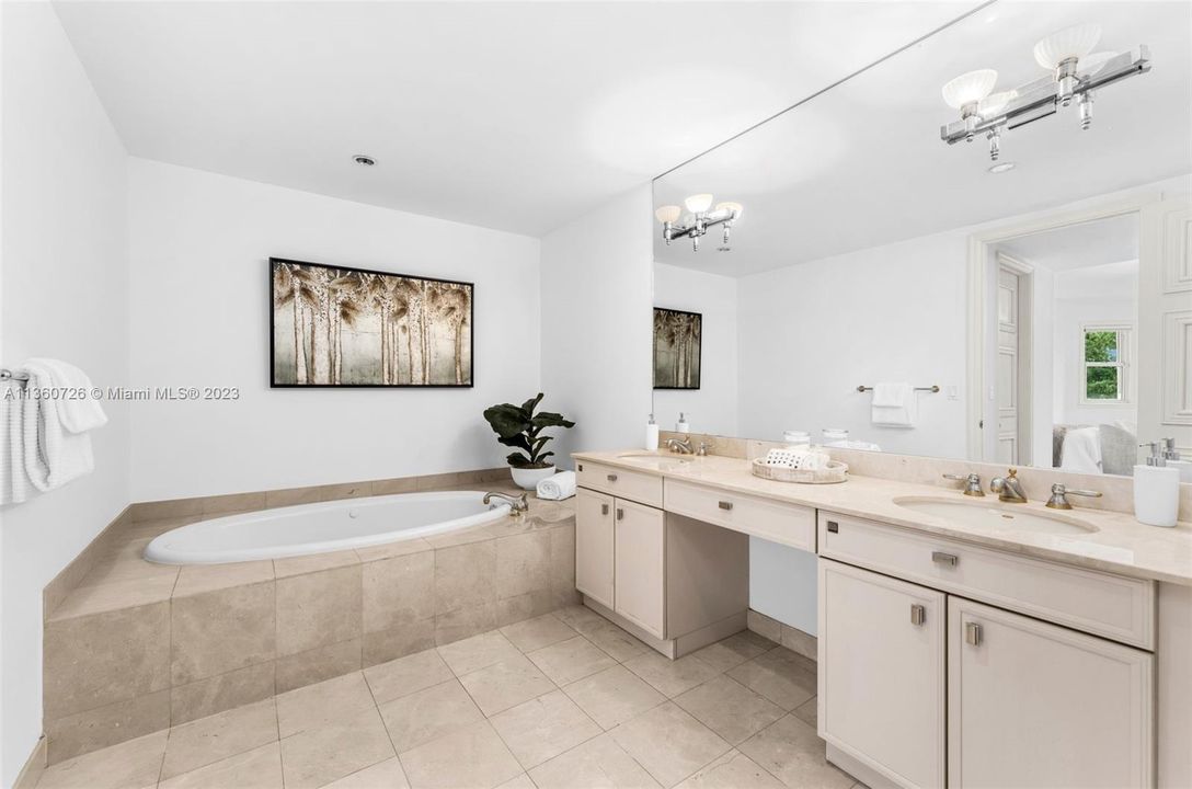 For Sale: $1,150,000 (2 beds, 2 baths, 2620 Square Feet)