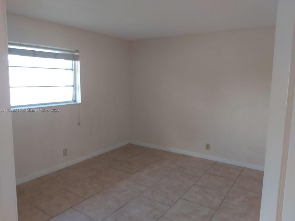 Active With Contract: $185,000 (2 beds, 2 baths, 900 Square Feet)