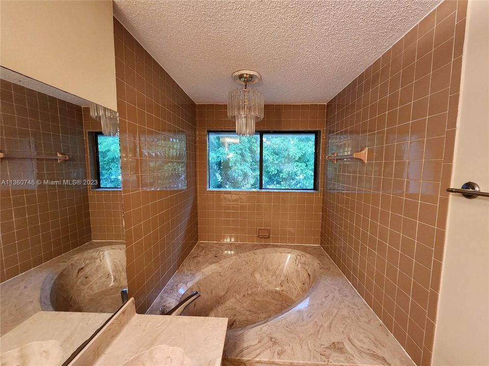 最近租的: $3,400 (4 贝兹, 3 浴室, 1640 平方英尺)