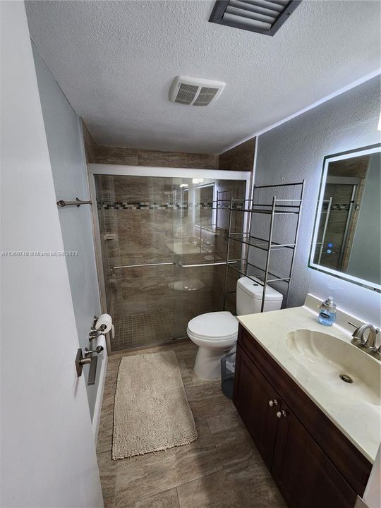 Недавно арендовано: $3,400 (4 спален, 3 ванн, 1640 Квадратных фут)
